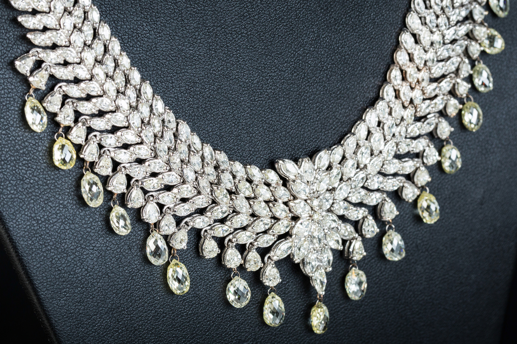 diamonds necklace